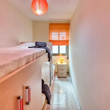 Sleeps 8 With Air Con And Wifi