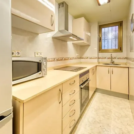 Villa Sleeps 8 With Air Con And Wifi Lloret de Mar