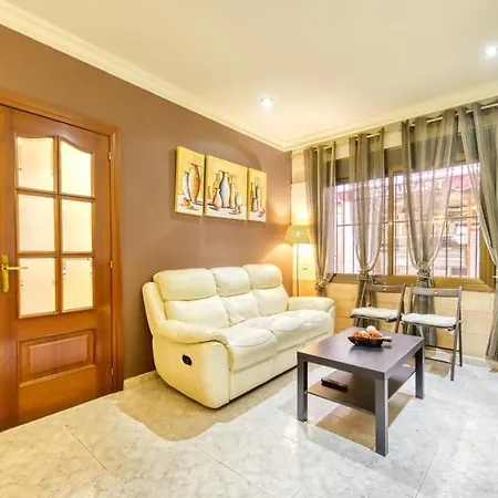 Villa Sleeps 8 With Air Con And Wifi Lloret de Mar